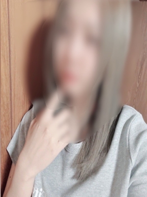 マナミ